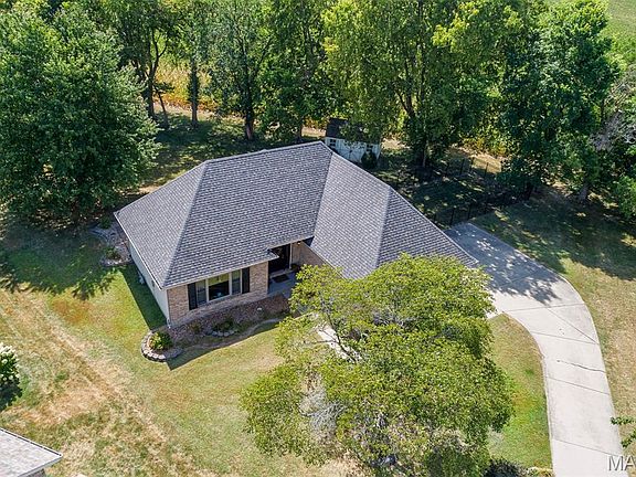 5th image of 355 Kingsbury Ct