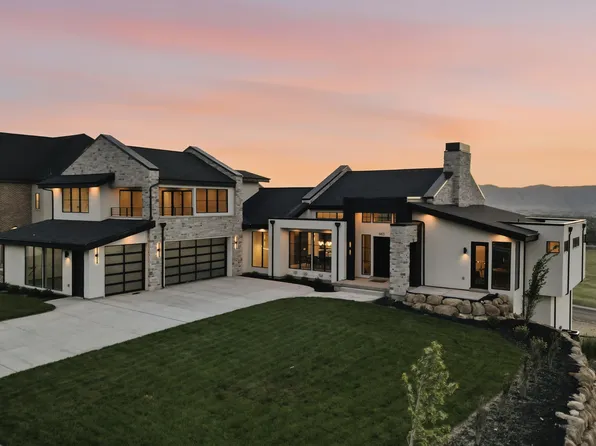 863 N Emery Ln, Elk Ridge, UT 84651