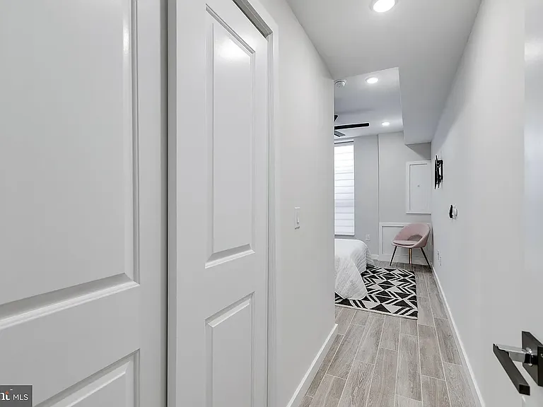 1825 Ginnodo St #1R — Photo 15