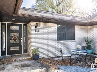 2870 N Strawberry Dr, Fayetteville, AR 72703