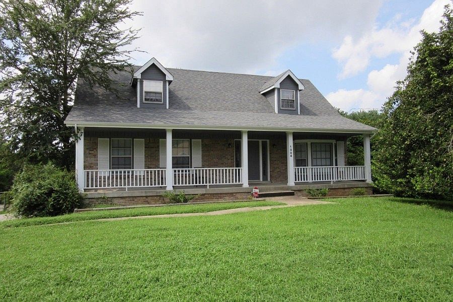 1st image of 1004 Foxmoor Dr