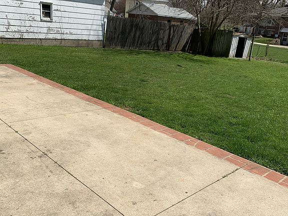 Patio/rear yard