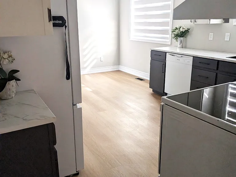 98 Barton St #2 — Photo 6