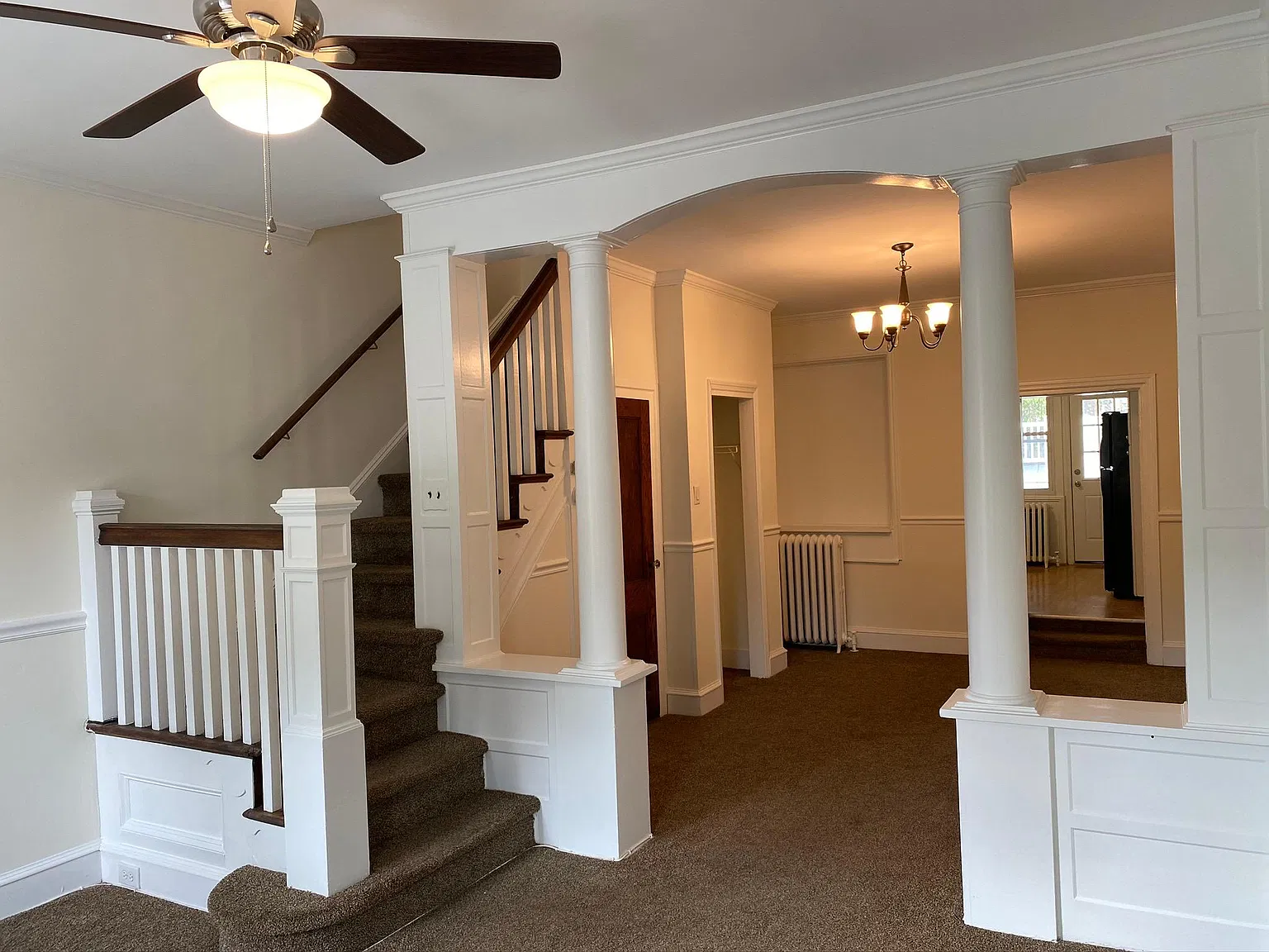 4 bed, 1419 sqft, $2,400 — Photo 2