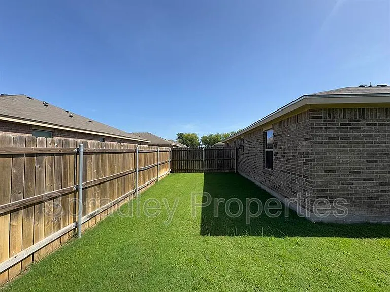 1420 Leon Rd — Photo 17
