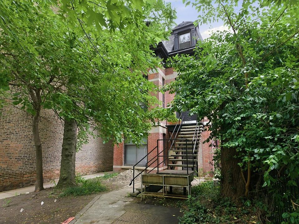 1st image of 1931 W Evergreen Ave #3