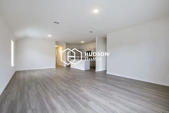 4 bed, 2.0 bath, 1788 sqft, $1,575 — Photo 3