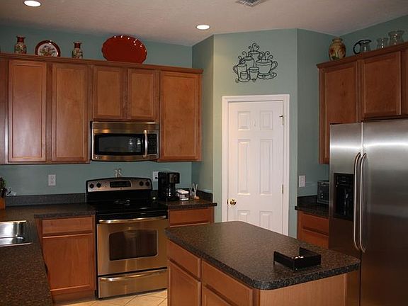 4th image of 1597 Blue Grass Blvd