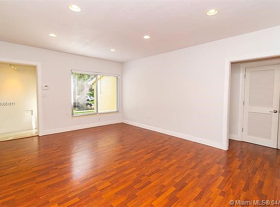 Living Room w Formal Entry Way, Picture Window and Recessed Lighting