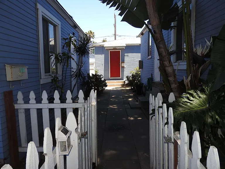 4866-70 Brighton Ave — Photo 13