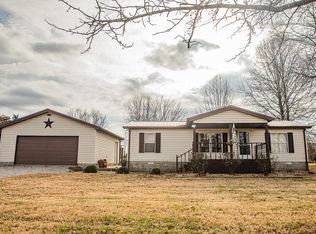 10911 Stotlar Rd, Johnston City, IL 62951