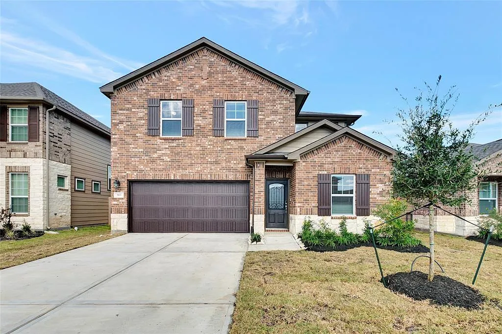 4 bed, 2.5 bath, 2597 sqft, $2,750 — Photo 1