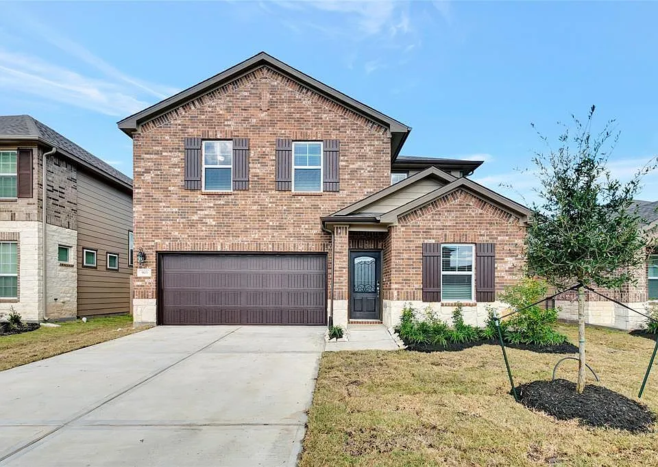 903 Cloverdale Dr