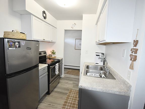 5th image of 605 N Wolf Rd APT B9