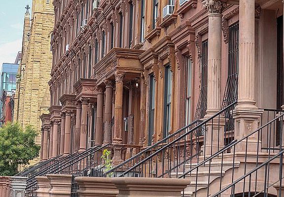 5th image of 340 W 49th St APT 3FE