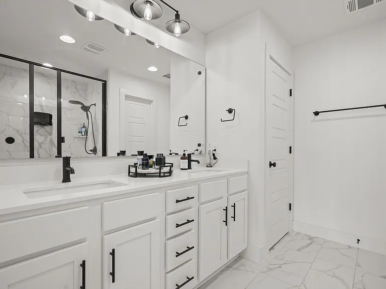 5160 N A W Grimes Blvd #125 — Photo 15