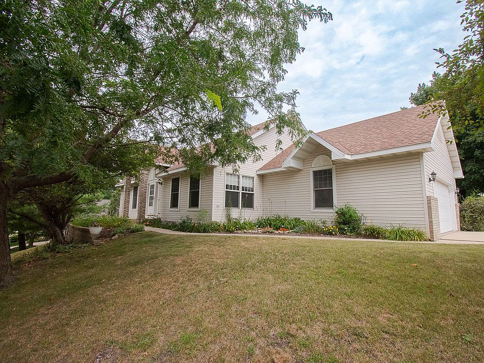 1st image of 919 Baird Ln NE