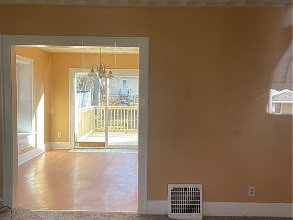 4th image of 1003 Allendale Ave