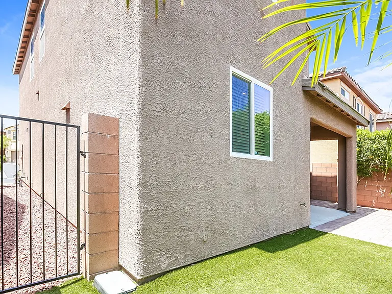 8112 Satin Carnation Ln — Photo 17