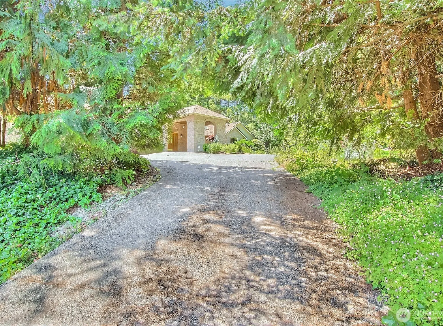 3 bed, 1.5 bath, 2860 sqft, $3,850 — Photo 4