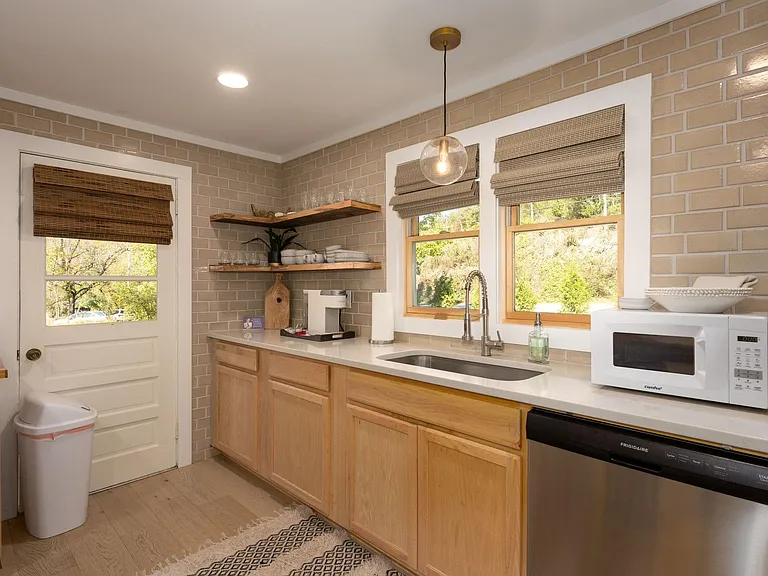 435 Reems Creek Rd — Photo 29