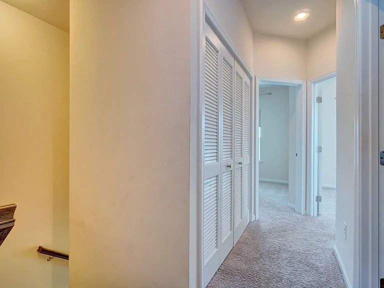 890 Olmstead St — Photo 25