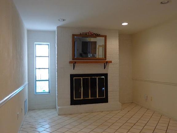 4th image of 2957 Briar Cliff Dr