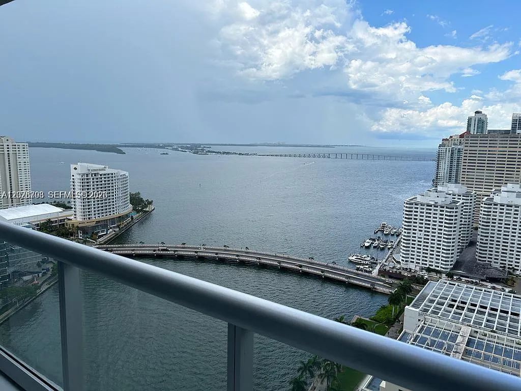 Icon Brickell No Two — Photo 1