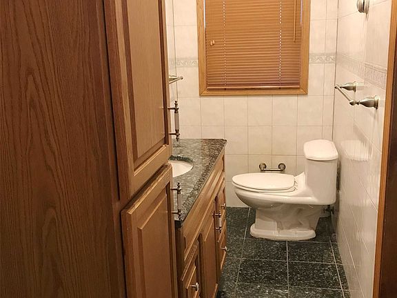 4th image of 48 Davison Pl