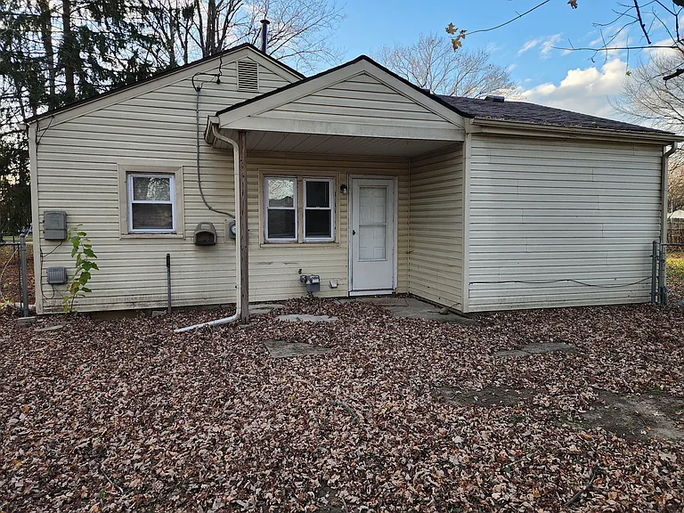 1353 S Linville Ave — Photo 20