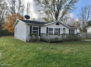 260 Oak St, Cedar Springs, MI 49319