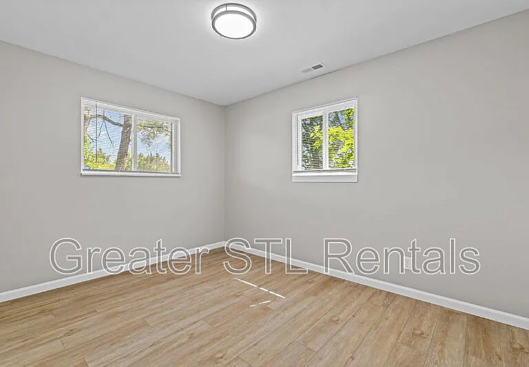 1412 E Pitman Ave — Photo 18