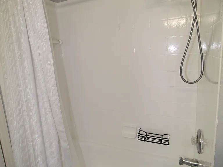 6031 Bay Valley Ct — Photo 19