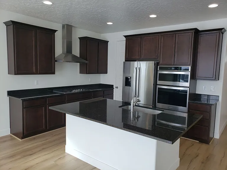1033 S Vine St — Photo 5