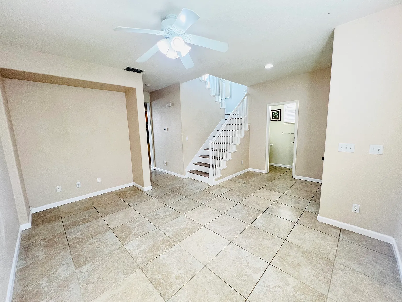 3 bed, 2.5 bath, 1708 sqft, $2,795 — Photo 3