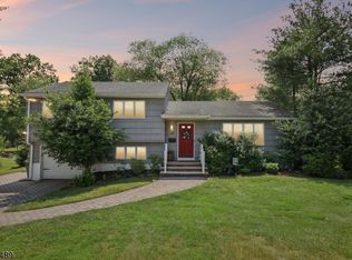 27 Ridge Rd, Cedar Grove, NJ 07009