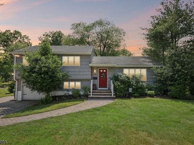 27 Ridge Rd, Cedar Grove, NJ, 07009