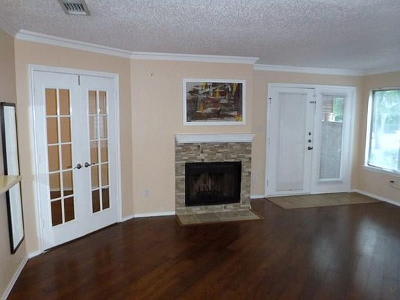 3rd image of 2301 Balsam Dr APT M109