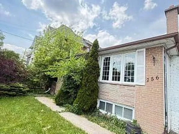 256 Patricia Ave, Toronto, ON M2M 1J8