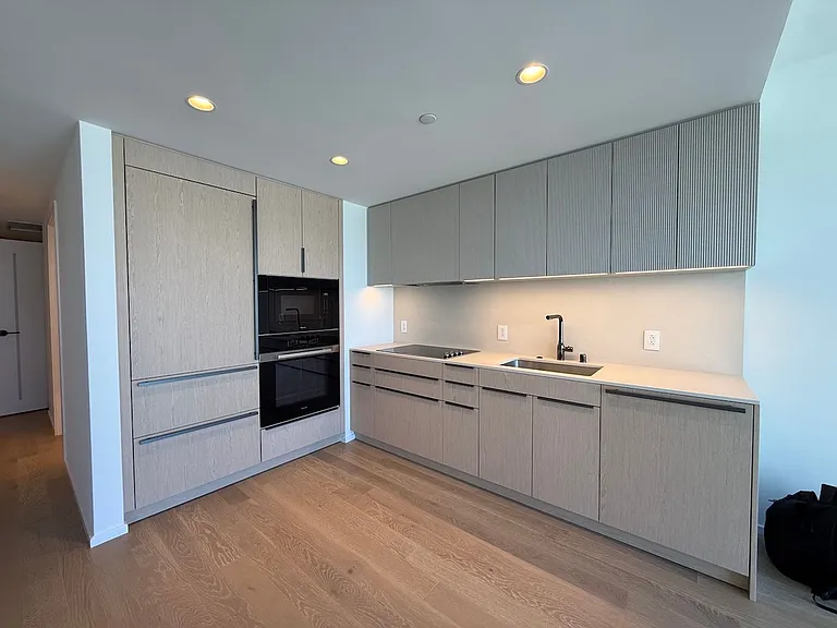333 Ward Ave #1709 — Photo 3