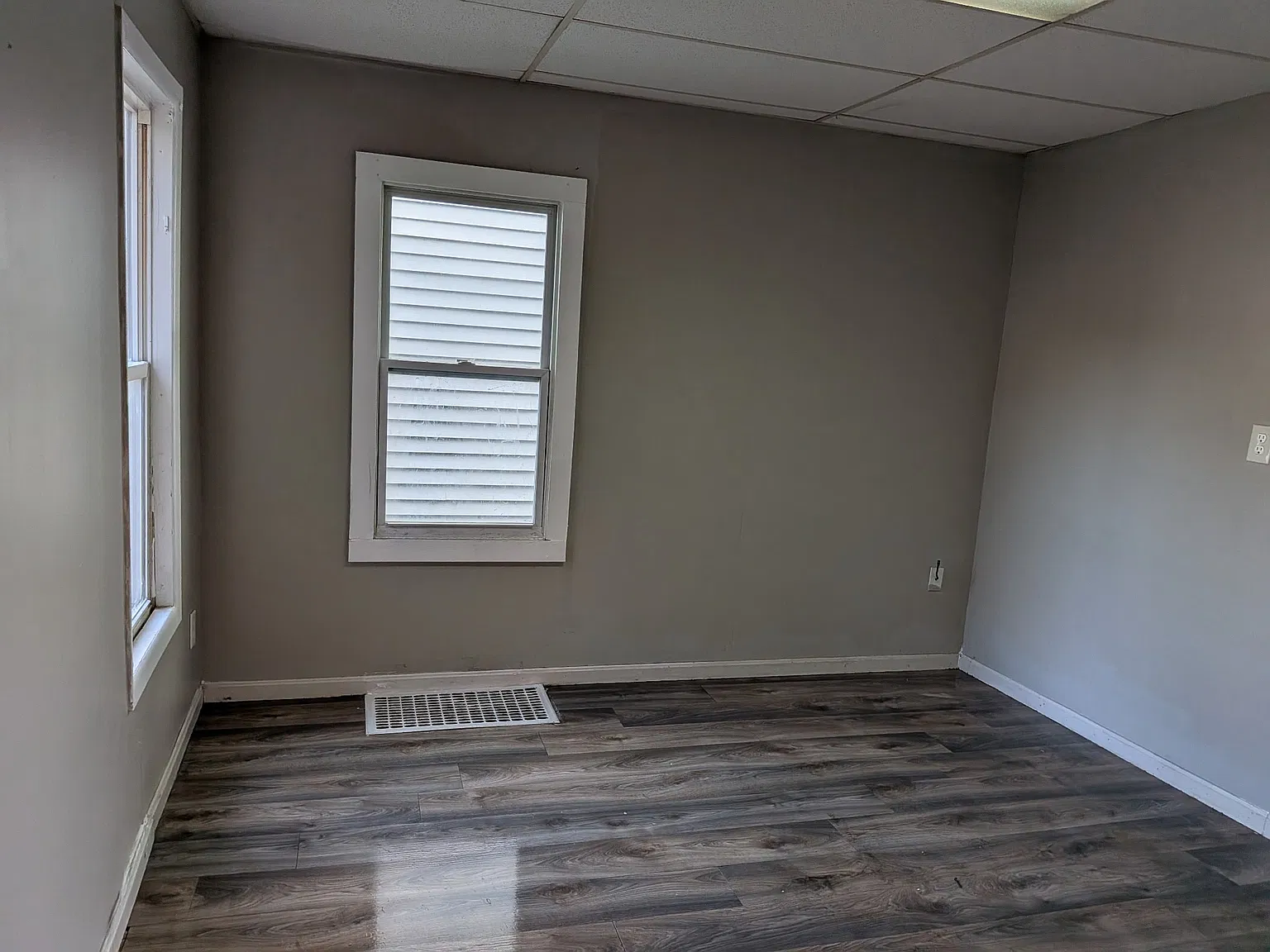2 bed, 1000 sqft, $1,000 — Photo 3