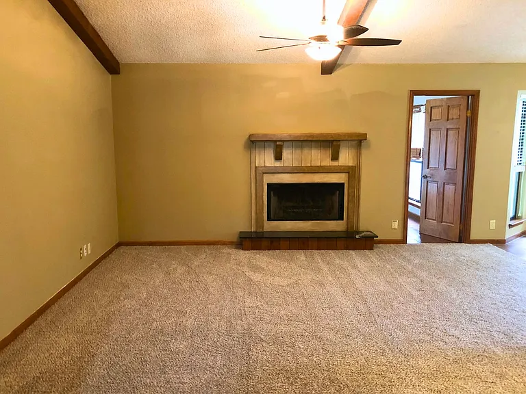 502 Hunt Club Rd — Photo 5