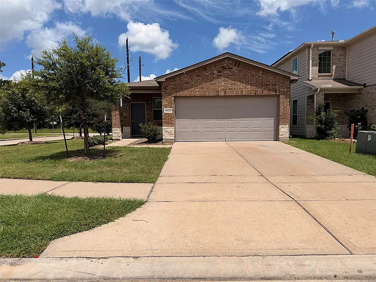 4622 Champions Landing Dr — Photo 1