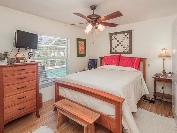 3rd image of 520 Pebble Springs Ct