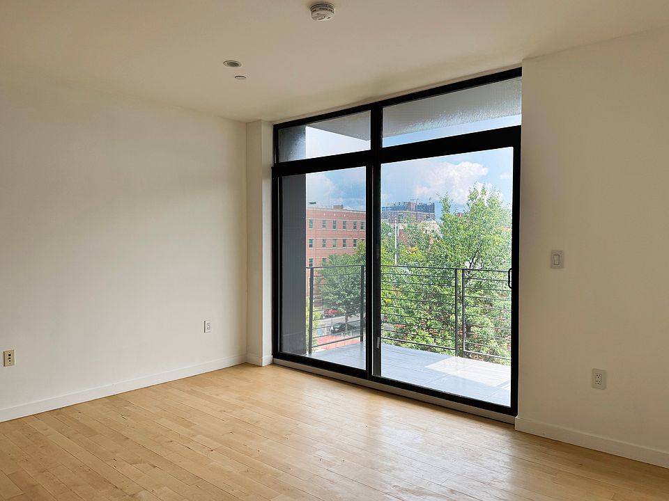 2nd image of 60 E 127th St #6
