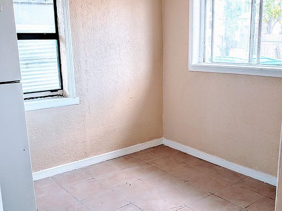 5th image of 736 Delhi Dr