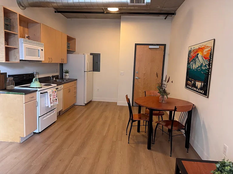 University Lofts — Photo 5
