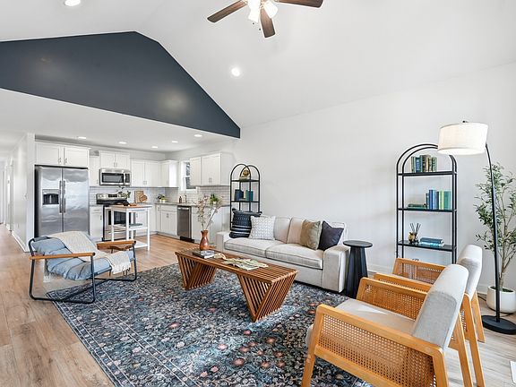 2nd image of 113 11th Ave W