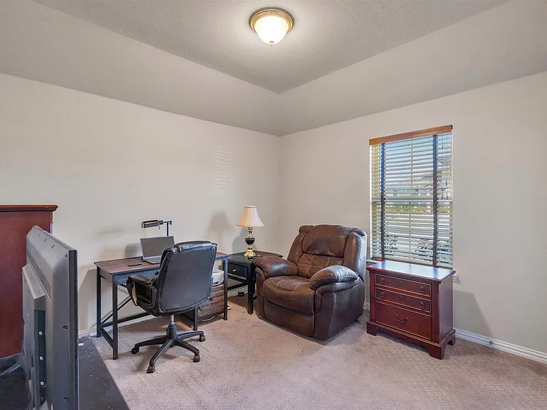 2310 Bellewood Ct — Photo 18