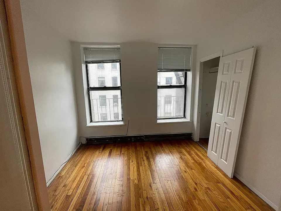 451 W 46th St #3B